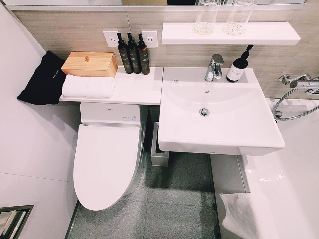 HIYORIチャプター京都トリビュートポートフォリオホテルの洗面台
