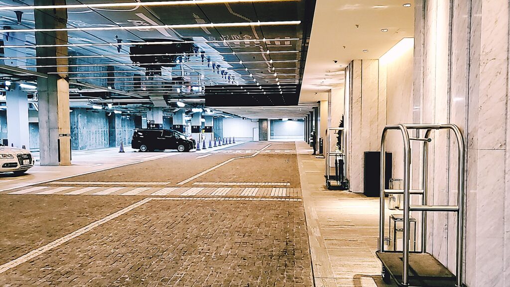 東京エディション虎ノ門ホテルの駐車場